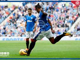 O internacional português mostrou os seus dotes na cobrança de livres diretos. Twitter/RangersFC