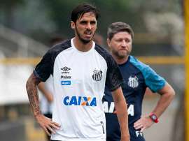 Corinthians está de olho em Bryan Ruiz. Twitter @santistaroxo