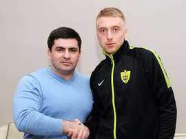 El defensa central Sergei Bryzgalov firmó con el Anzhi. FootballClubAnjo