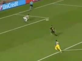 Burki realizó un mal despeje en el tanto del APOEL. Twitter/beINSports