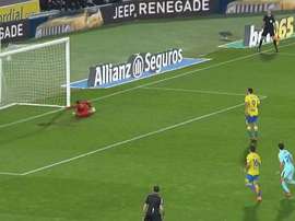 Calleri made no mistake of the penalty. Twitter/ElChiringuitoTV