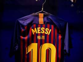 O Barça não pode jogar com os nomes em chinês. Twitter/FCBarcelona