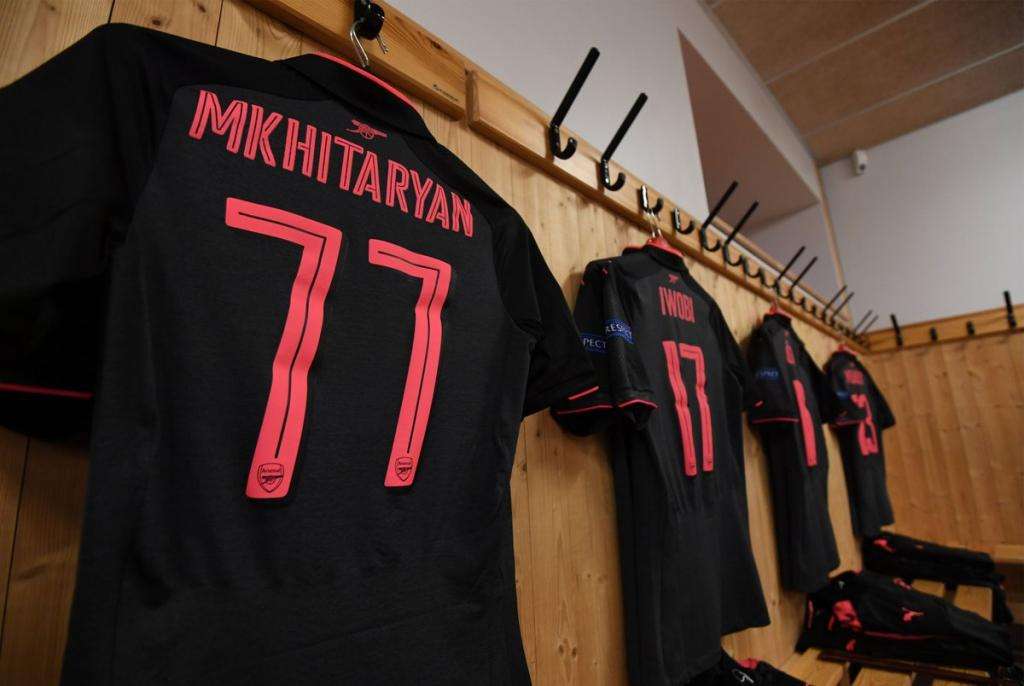 Imágenes numeradas - Página 2 Camiseta-de-mkhitaryan-con-el-dorsal--77--para-el-partido-de-uefa-europa-league-frente-al-ostersunds--arsenal