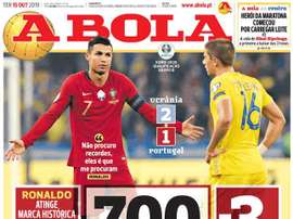 Capa do jornal 'A Bola' de 15/10/19. A Bola