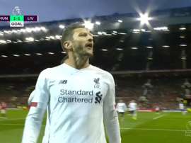 Lallana got a late leveller for Liverpool at Old Trafford. Captura/DAZN