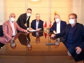 Arda volta ao clube onde se formou. Twitter/GalatasaraySK