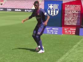 El atacante del Barça no acertó en hacer una 'lambretta'. Twitter