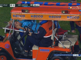 Tremendo susto para Emmanuel Cáceres. Captura/TyCSports