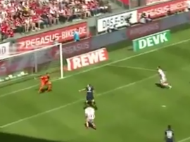 Lewandowski tuvo una buena ocasión, pero le adivinaron el lanzamiento. Captura/beINSports