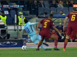 juan Jesus se jugó la roja por una patada a Messi. Captura/ESPN