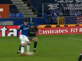 Fantasía James: pase de rabona que casi acabó en gol. Captura/FACup