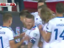 Islandia marcó dos goles en la primera parte. Twitter/LaCasadelFútbol