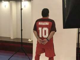 Maradona posó en la fotografía oficial del equipo y del cuerpo técnico. Instagram/Maradona