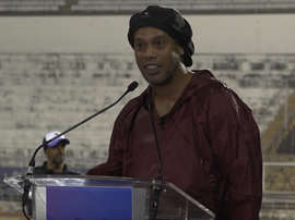 Ronaldinho não vê Messi como o melhor da história. Captura/GobiernoMorelos