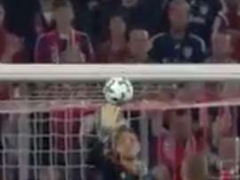 Ulreich a commis l'irréparable. Twitter