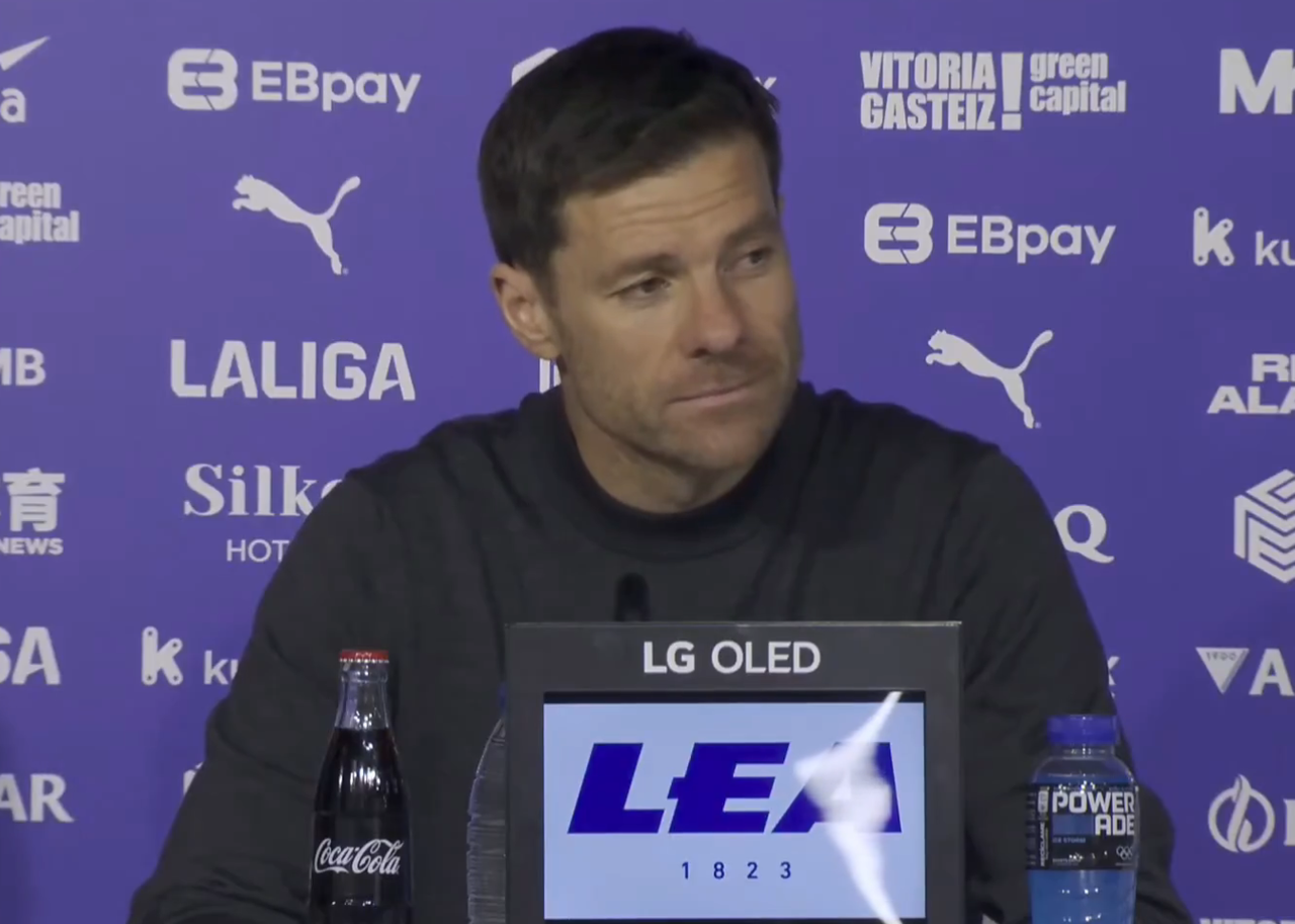 Xabi Alonso y el penalti a Vini: "No nos sorprende que no hayan ido al VAR"