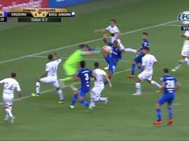 Dedé fue con la pierna muy arriba y el árbitro le señaló fuera de juego.