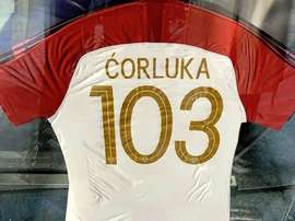 Todos posaron con las camisetas que recibieron. Twitter/SeFutbol