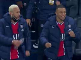 A curiosa comemoração de Neymar. Captura/Movistar+