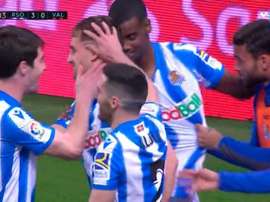 Januzaj se sacó un zurdazo para sentenciar al Valencia. Captura/Movistar+