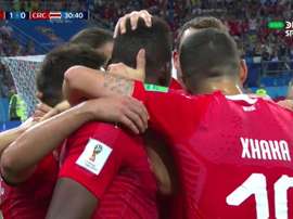 Switzerland celebrating Dzemaili goal against Costa Rica. Captura