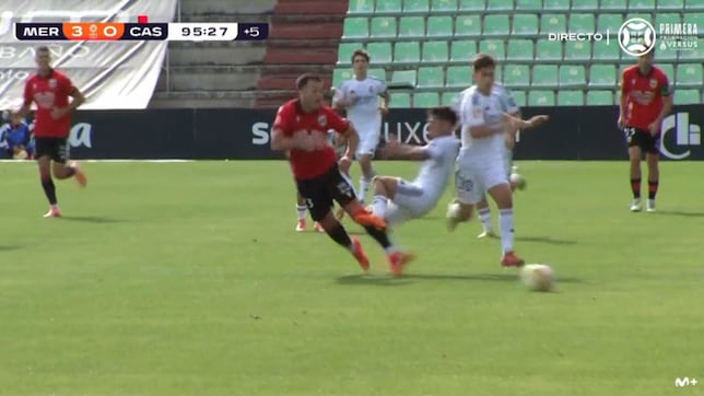 Patada brutal y tangana: Arbeloa y dos jugadores del Castilla, expulsados