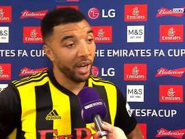 Deeney cargó contra Raúl Jiménez. Captura/beINSports