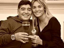 La pareja hizo oficial la futura celebración. Instagram/RocíoOliva