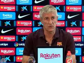 Quique Setién concedeu entrevista coletiva na véspera do jogo contra o Villarreal. Captura/BarçaTV