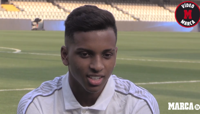 Hazard S Picture Used To Be My Phone Background And Now I M Playing With Him Besoccer