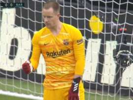 Ter Stegen adivinhou a intenção de Maxi Gómez, que desperdiçou o pênalti. Captura/MovistarLaLiga