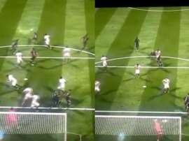 Un jugador de FIFA mejora el 'Iniestazo' y 'echa' a su rival del partido. Captura/MarcaTV