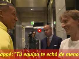 Mbappé encontrou Modric e falou sobre goleada sofrida pelo Real Madrid contra o PSG. Captura/ASTV