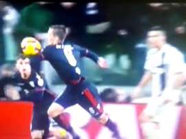 Bradaric se libró del penalti. Captura/GOL