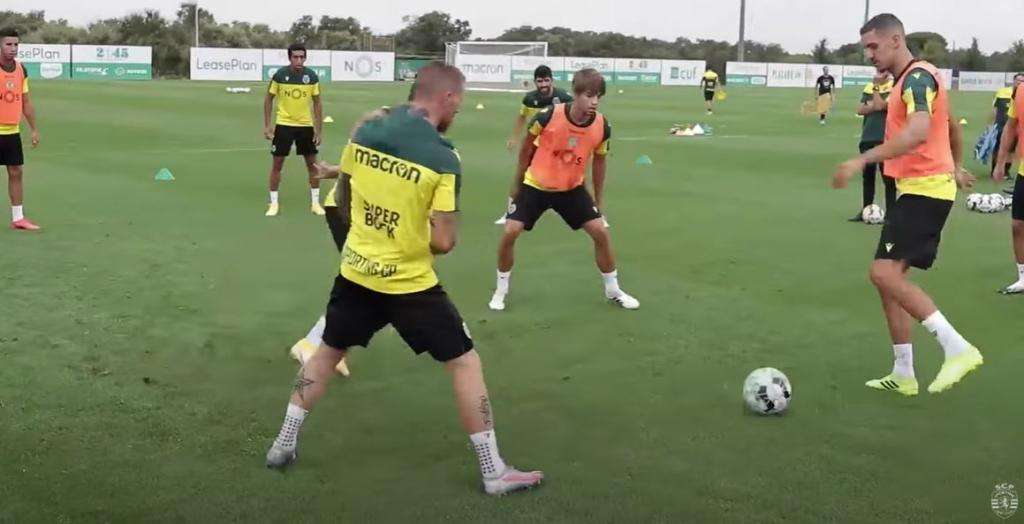 https://t.resfu.com/media/img_news/captura-de-varios-jugadores-del-sporting-de-portugal-en-un-entrenamiento-de-la-temporada-2020-21--captura-sportingcp.jpg?size=776x&q=60