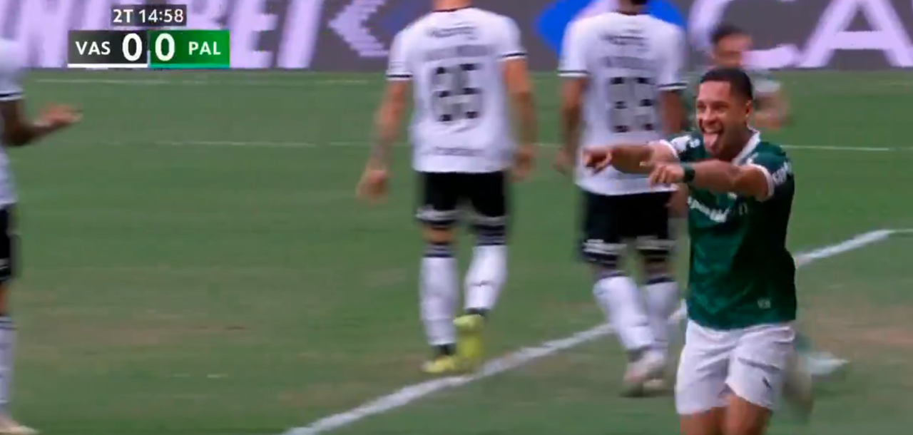 Y al 13º encuentro, Vitor Roque se estrenó como goleador
