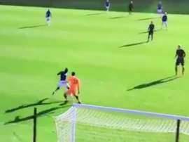 Niasse steals the ball from Cech to easily slot home. Twitter