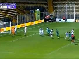 Un regreso inmejorable: gol olímpico tras el parón por el virus. Captura/WinSports