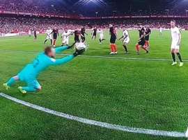 Oblak falha na cabeçada de Franco Vázquez. Twitter/MovistarLaLiga