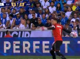 El pase de Laudrup, versión 2.0 ¡pero con las manos! Twitter/GoldCup