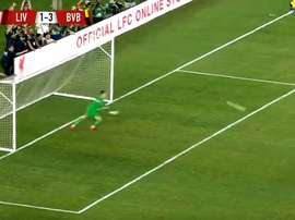 Penalti impecable de Brewster, prometedor 'killer' del Liverpool. Captura/DAZN