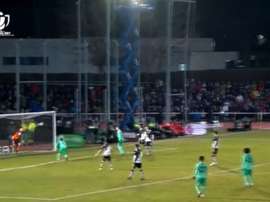 Vinicius perde, mais uma vez, uma chance na cara do gol. Captura/DAZN