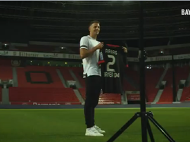 Arias, cedido al Bayer. Captura/Bayer04_es