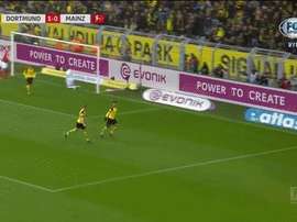 Il festeggiamento di Sancho dopo il goal. FOXSports