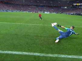 Akinfeev le detuvo todos los tiros a España, y la mandó para casa en los penaltis. SportTV1