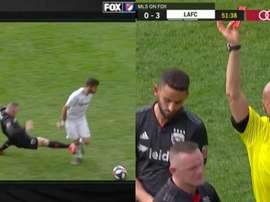 Rooney perdió los papeles y vio la roja directa. Capturas/FOX