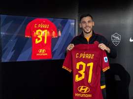 La Roma va officialiser l'achat de Carles Perez. Twitter/ASRomaEN