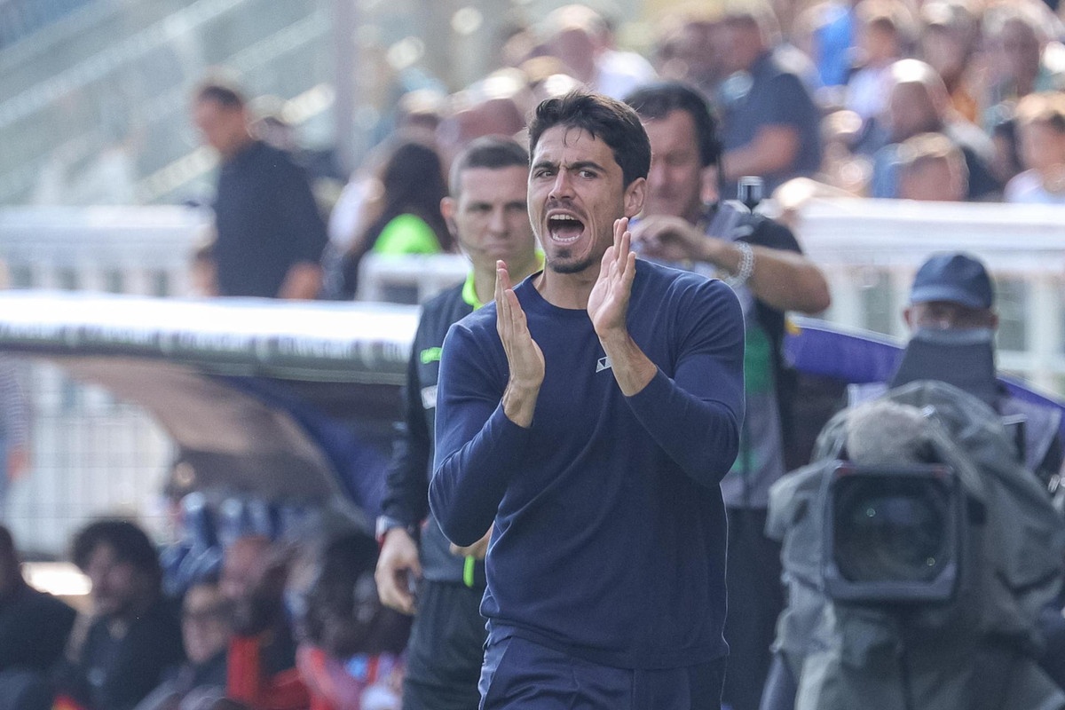 El entrenador más joven de la Serie A desde 1939 es español