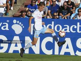 El canterano se estrenó como titular. Twitter/Real Zaragoza