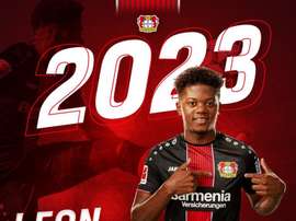Bailey renueva hasta 2023. Twitter/Bayer04fussball